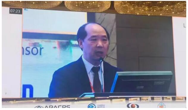 易游体育集团众多专家受邀出席，并在多个重要论坛作专题发言、论文发言和壁报交流(郭海科教授和张广斌教授在多个论坛担任会议主持)，与国内外眼科同行坐而论道，大放异彩!其中，在“大师功夫论道”环节，易游体育集团业务副总院长、 席白内障专家、厦门大学附属厦门眼科中心郭海科教授凭借高明 的手术技巧，从13位世界 白内障屈光手术大师中脱颖