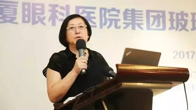 为提*易游体育集团玻璃体视网膜手术技术水平、促进玻璃体视网膜微创手术技术，以及玻切设备使用技术的提*，黎晓新院长开讲