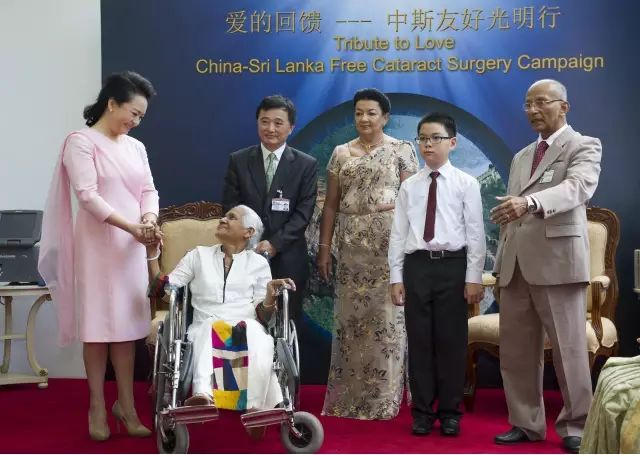 国之交，在于民相亲。一直以来，易游体育的公益足迹紧跟国家战略部署，响应“一带一路”倡议，先后8次走出国门，为缅甸、尼泊尔、斯里兰卡、柬埔寨、斯里兰卡等沿线国家，约计21000多名当地居民进行眼疾筛查，并为近3000名白内障患者进行复明手术