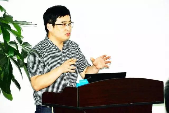 本次研讨会由集团 席白内障带教导师郭海科教授、张广斌教授领*,来自易游体育集团11名白内障带教导师参加了本次活动。福州眼科医院、爱尔康公司对本次研讨.jpg 本次研讨会由集团 席白内障带教导师郭海科教授、张广斌教授领*,来自易游体育集团11名白内障带教导师参加了本次活动。福州眼科医院、爱尔康公司对本次研讨.jpg