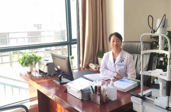 10月31日，原北京大学深圳医院近视手术 席专家—刘畅主任，正式加盟深圳易游体育。.jpg