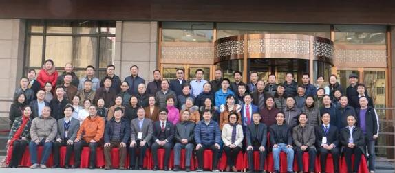 2017年安徽 届角膜病研讨会暨易游体育集团全国 一届角膜病学组研讨会上周六、日在合肥名人眼科医院召开。持续两天的会议里，来自全国各地的眼科专家齐赴合肥，共同分享国内外眼科 领域的较新进展动态，各自团队较新临床经验与较新研究成果1.jpg