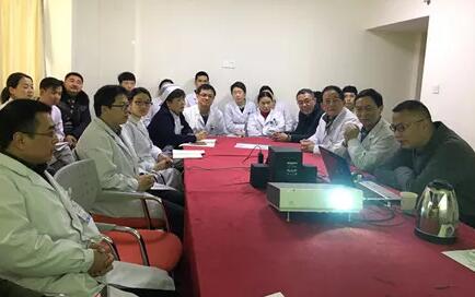 1月11日,出名泌尿外科专家、四川大学华西医院医教部部长张卫东教授,应邀来到成都易游体育,对医院在院专家、骨干医师、护士长等开展医疗安全管理培训讲座。1.jpg 1月11日,出名泌尿外科专家、四川大学华西医院医教部部长张卫东教授,应邀来到成都易游体育,对医院在院专家、骨干医师、护士长等开展医疗安全管理培训讲座。1.jpg