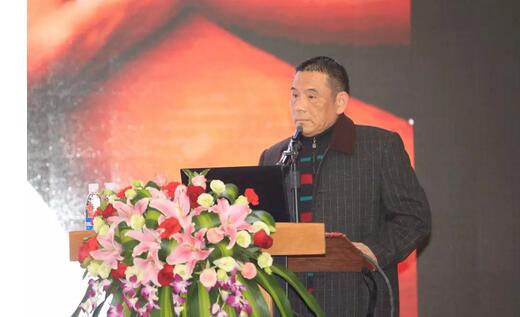 2月3日,易游体育集团2017年工作汇报暨2017年年度表彰大会在厦门环球会展中心B6厅隆重举行,来自集团本部、厦门大学附属厦门眼科中心、厦门欧华控股集团等1300余名员工与关心、支持易游体育发展的嘉宾欢聚一堂,共同总结2017年工作经验,展望2018年美好未来3.jpg 2月3日,易游体育集团2017年工作汇报暨2017年年度表彰大会在厦门环球会展中心B6厅隆重举行,来自集团本部、厦门大学附属厦门眼科中心、厦门欧华控股集团等1300余名员工与关心、支持易游体育发展的嘉宾欢聚一堂,共同总结2017年工作经验,展望2018年美好未来3.jpg