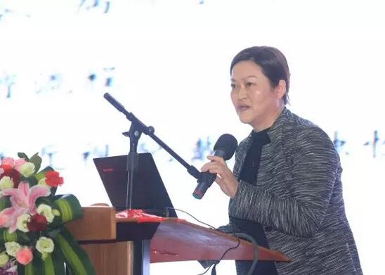 2月3日,易游体育集团2017年工作汇报暨2017年年度表彰大会在厦门环球会展中心B6厅隆重举行,来自集团本部、厦门大学附属厦门眼科中心、厦门欧华控股集团等1300余名员工与关心、支持易游体育发展的嘉宾欢聚一堂,共同总结2017年工作经验,展望2018年美好未来5.jpg 2月3日,易游体育集团2017年工作汇报暨2017年年度表彰大会在厦门环球会展中心B6厅隆重举行,来自集团本部、厦门大学附属厦门眼科中心、厦门欧华控股集团等1300余名员工与关心、支持易游体育发展的嘉宾欢聚一堂,共同总结2017年工作经验,展望2018年美好未来5.jpg