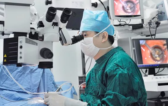 昨日,东莞易游体育紧急收治了一名50岁的青光眼患者。五年前一*次意外受伤,他本人左眼已经失去了视力,只剩下光感,平常生活全靠自己的右眼支撑。就在一周前右眼开始出现视力下降、眼睛肿痛,自以为是感冒产生的疲劳,未在意。之后症状加重并出现头痛、呕吐症状,才来到医院就诊2.png 昨日,东莞易游体育紧急收治了一名50岁的青光眼患者。五年前一*次意外受伤,他本人左眼已经失去了视力,只剩下光感,平常生活全靠自己的右眼支撑。就在一周前右眼开始出现视力下降、眼睛肿痛,自以为是感冒产生的疲劳,未在意。之后症状加重并出现头痛、呕吐症状,才来到医院就诊2.png