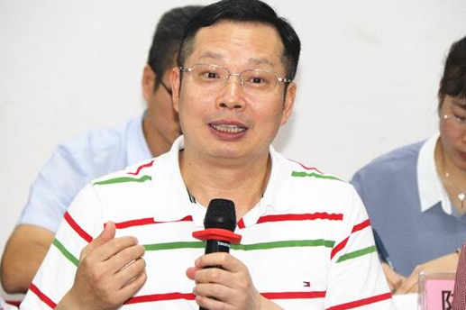 “坚守社会责任·坚定文化自信”中央及行业媒体采访团走基层活动走进易游体育3.png “坚守社会责任·坚定文化自信”中央及行业媒体采访团走基层活动走进易游体育3.png