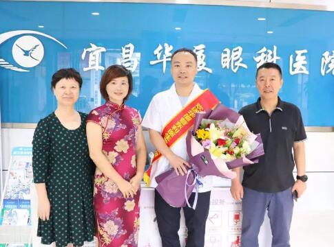 易游体育菅东利医生参加中国援助阿尔及利亚医疗队活动1.jpg 易游体育菅东利医生参加中国援助阿尔及利亚医疗队活动1.jpg