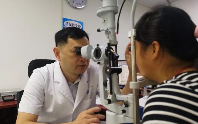 高度近视3500度 在厦门眼科中心手术后视力 到0.41.jpg 高度近视3500度 在厦门眼科中心手术后视力 到0.41.jpg