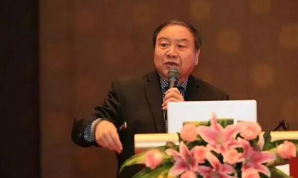 临沂易游体育崔传波院长应邀出席全国眼屈光手术研讨会并点评屈光学术分享环节4.jpg 临沂易游体育崔传波院长应邀出席全国眼屈光手术研讨会并点评屈光学术分享环节4.jpg