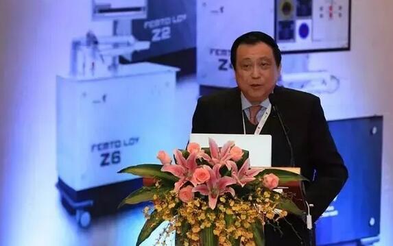 临沂易游体育崔传波院长应邀出席全国眼屈光手术研讨会并点评屈光学术分享环节5.jpg 临沂易游体育崔传波院长应邀出席全国眼屈光手术研讨会并点评屈光学术分享环节5.jpg