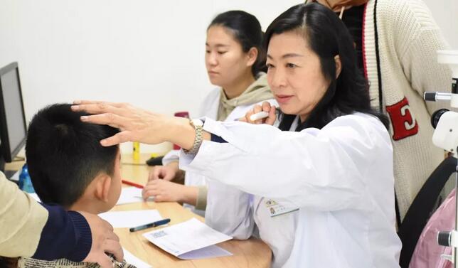 4月14日厦门眼科中心视光与小儿眼科专家卢燕教授再次坐诊漳州眼科医院1.jpg 4月14日厦门眼科中心视光与小儿眼科专家卢燕教授再次坐诊漳州眼科医院1.jpg