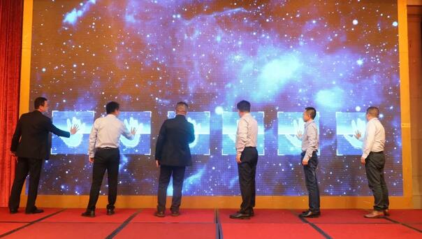 易游体育集团莆田眼科医院近视手术论坛暨smart全激光开机仪式在莆举行 会场直播分享近视手术全过程 9.jpg 易游体育集团莆田眼科医院近视手术论坛暨smart全激光开机仪式在莆举行 会场直播分享近视手术全过程 9.jpg