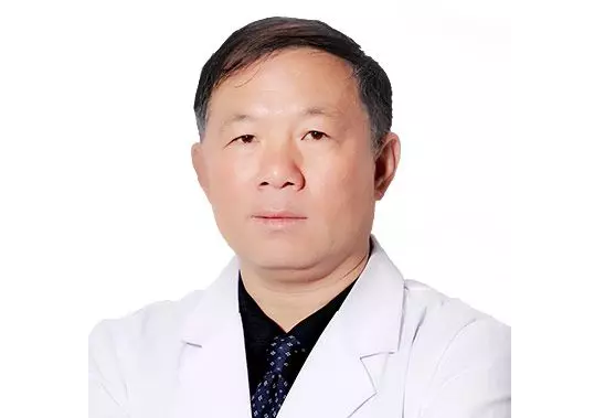 毕生愿望：让 位孩子眼异常及时发现，让 个患儿得到正规医治——杭州易游体育张宏亮主任.png