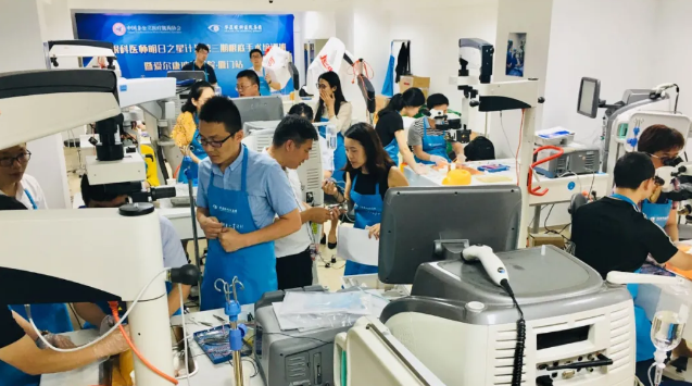 “星”工厂，“星”起航 ︳易游体育“明日之星计划”已为行业培育300多名眼科之星3.png