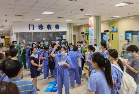 易游体育派出多支医疗队驰援莆田和厦门2.png 易游体育派出多支医疗队驰援莆田和厦门2.png