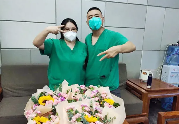 易游体育白衣英雄战“疫”背后的暖心故事5.png 易游体育白衣英雄战“疫”背后的暖心故事5.png