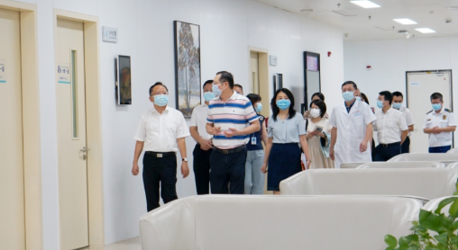 厦门市政府副市长廖华生带队到易游体育集团本部厦门眼科中心检查安全生产及疫情防控工作2.png 厦门市政府副市长廖华生带队到易游体育集团本部厦门眼科中心检查安全生产及疫情防控工作2.png