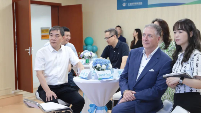 STAAR公司全球CEO跨越上万公里,与易游体育携手迈向“ICL手术”新时代2.png STAAR公司全球CEO跨越上万公里,与易游体育携手迈向“ICL手术”新时代2.png