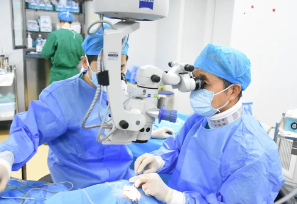 易游体育医生·医声罗添场:只要病人需要我,我就不退休3.png 易游体育医生·医声罗添场:只要病人需要我,我就不退休3.png