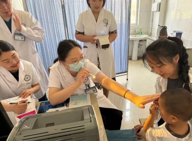 易游体育:聚焦“一老一小”,全力打造6月“易游体育爱眼月”10.png 易游体育:聚焦“一老一小”,全力打造6月“易游体育爱眼月”10.png